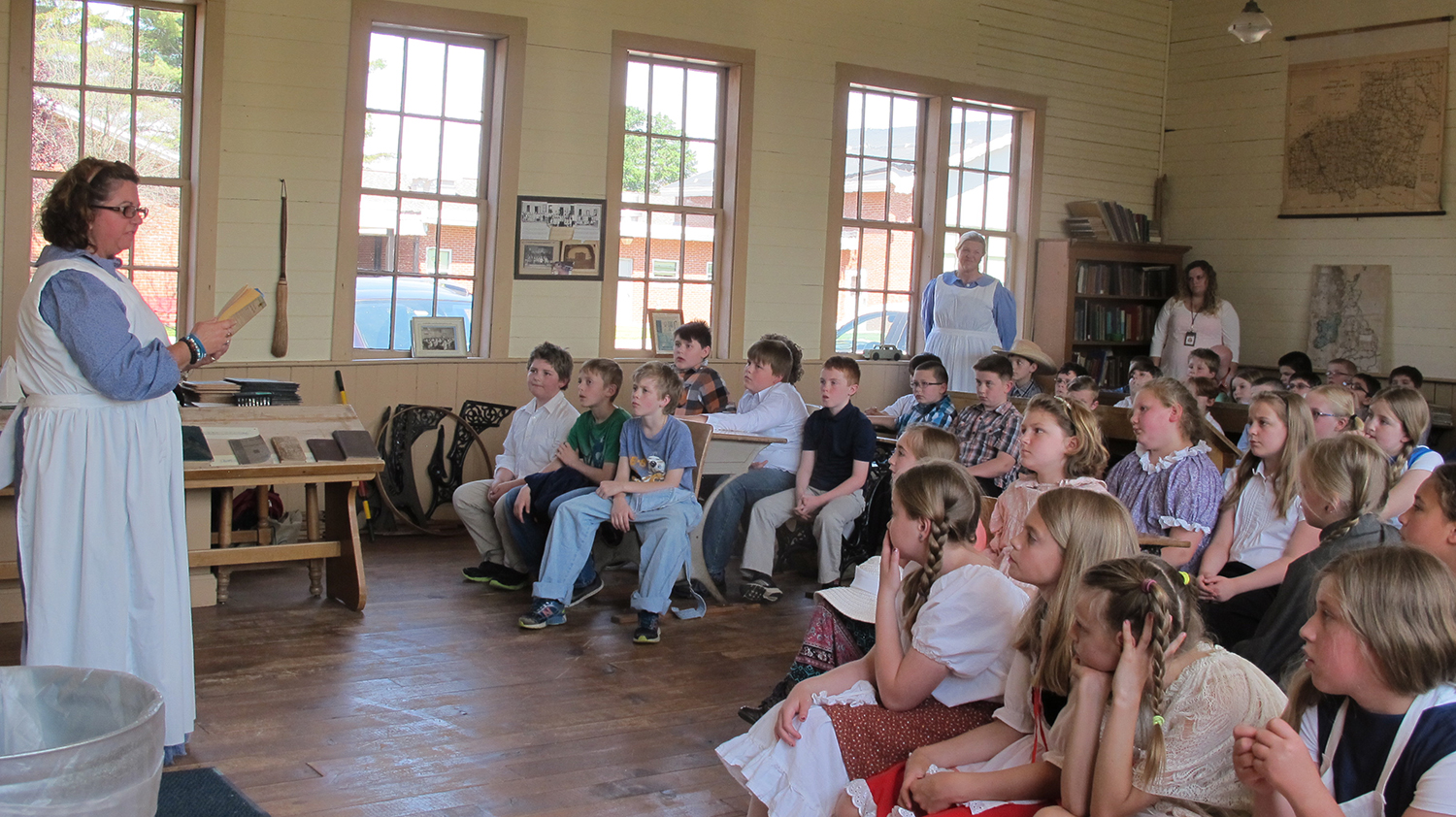 Mexico Elementary 4th Grade Students Visit One Room Schoolhouse